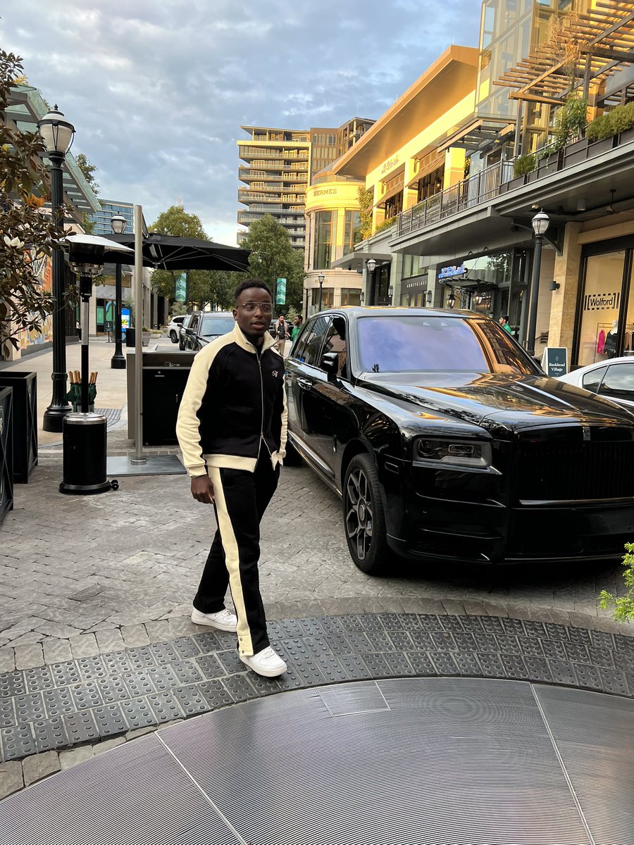 ELVISKAHINGA's tweet photo. Just getting a sneak peak of the future.
Track suit by me✨ https://t.co/C4tSvR5jtp