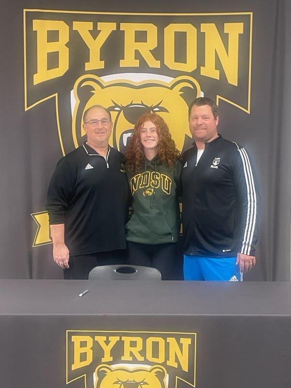 ByronGirlsTrack's tweet photo. Congratulations Paige!! Very excited to see you compete at the next level!! https://t.co/U2RKru4503