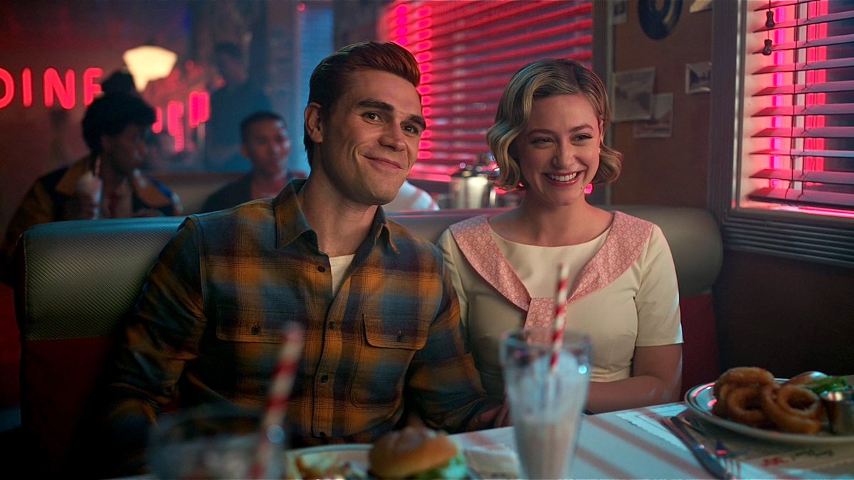Barchiedaily's tweet photo. MISS @lilireinhart RELEASE THE BTS FILM PICTURES FROM THESE BARCHIE SCENES! THE WORLD NEEDS TO SEE THEM! https://t.co/FJF9kCEVdS