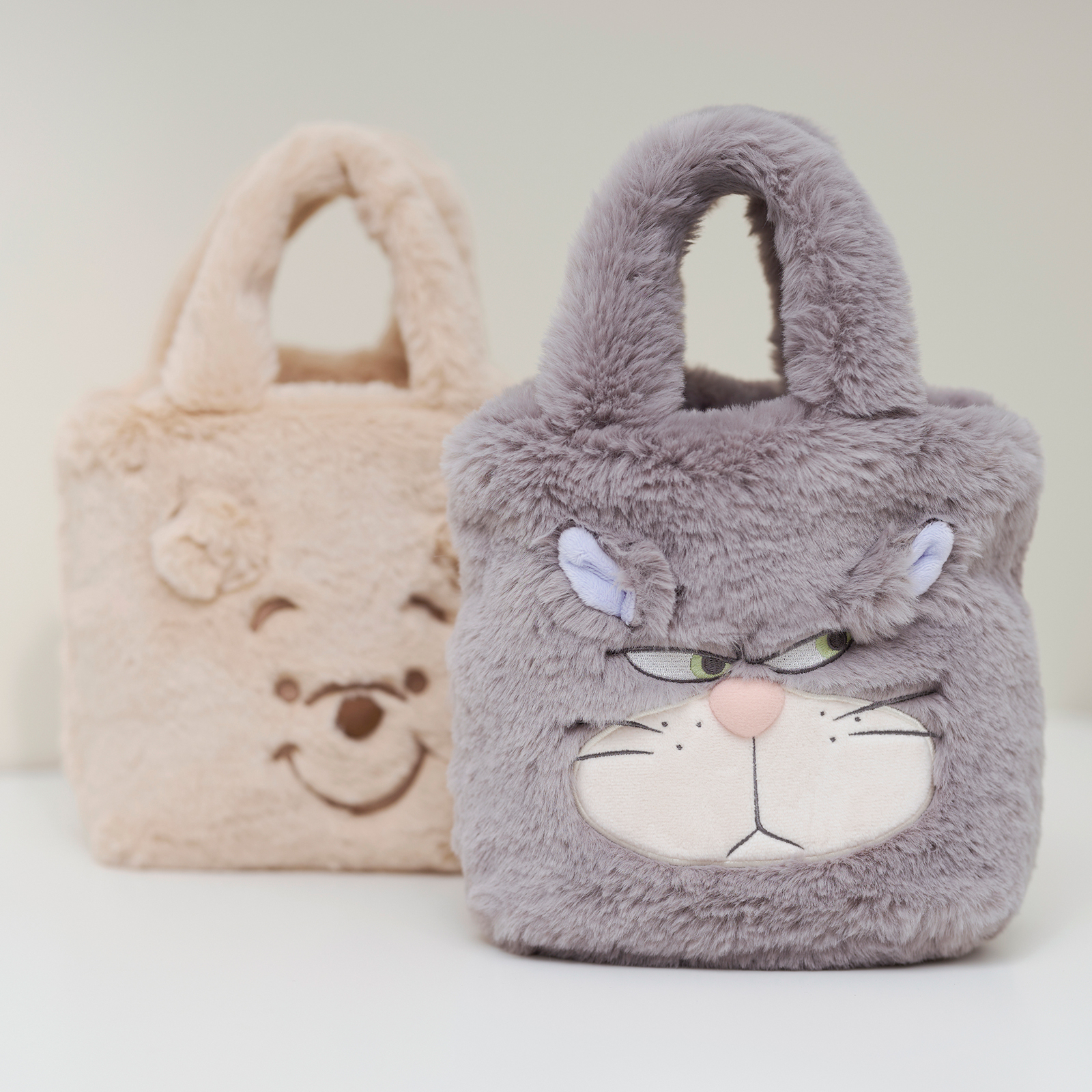Cuddle a Fluffy 福寿ドール 女の子とくまちゃんリネンバッグ クマ ドール バッグ Cuddle a Fluffy 福寿ドール 女の子とくまちゃん