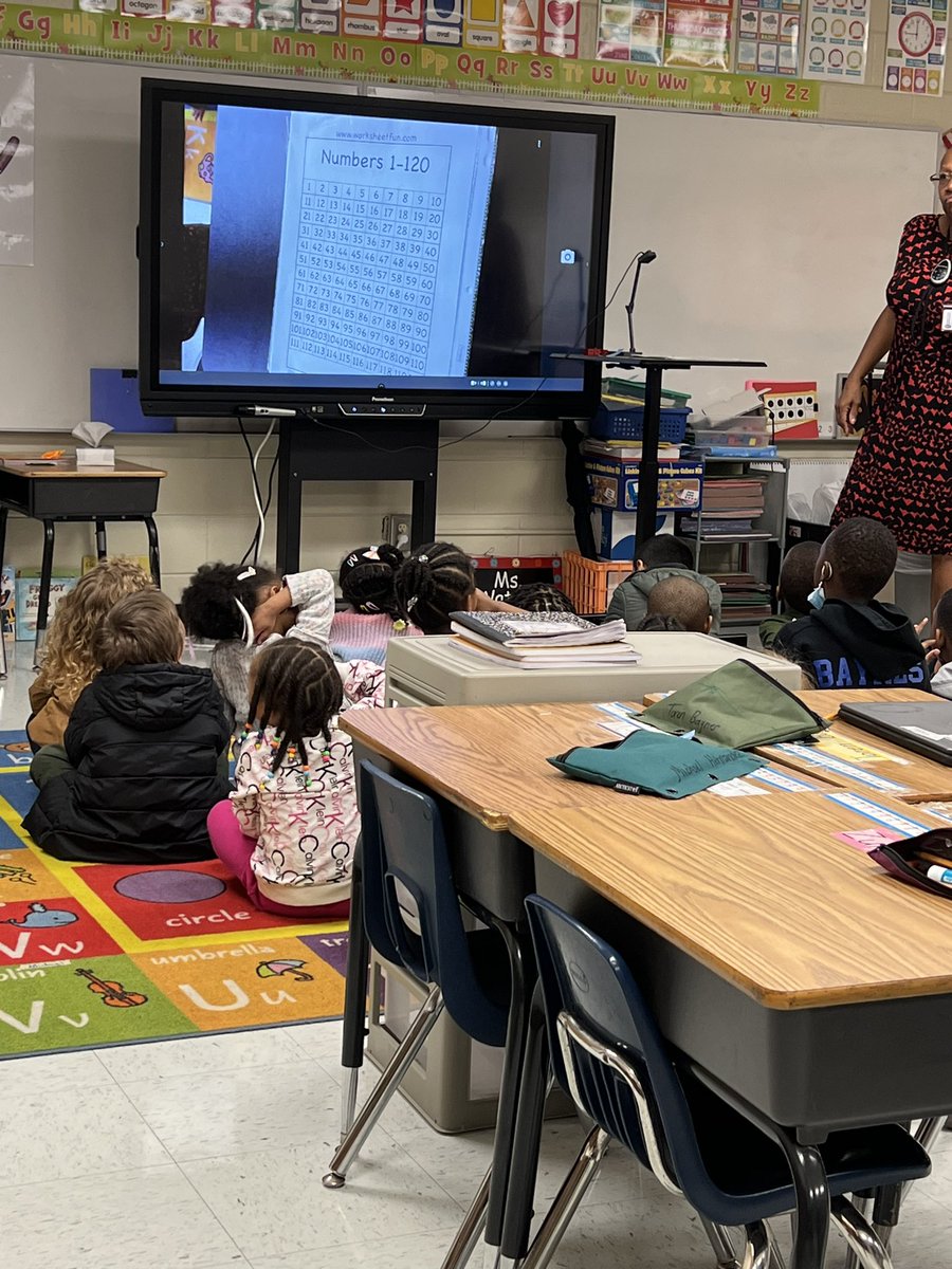 Great learning taking place today! Ms. Knox’s class is getting a lesson from @TerayeLaw on @BookCreatorApp! Ms. McDaniel’s class was taking a picture walk through a story, and Ms. A. Watson’s class was making 10’s! #LLLT @astclairb @dr_yoli