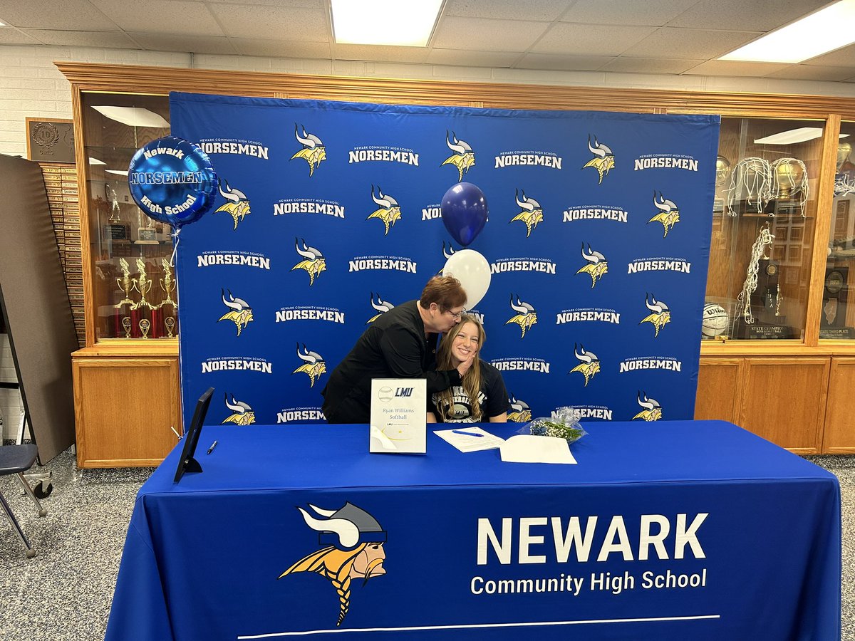 rywilliams23's tweet photo. ITS OFFICIAL !!! 💙🤍 #signed

https://t.co/eSXEHoxTRe https://t.co/PbT6zFHu0D