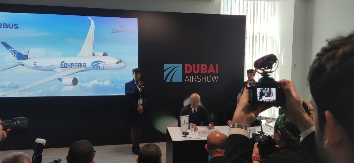En direct du Dubai Airshow : Egyptair, nouveau client de l'Airbus A350. 10 A350-900. Un nouveau départ pour la compagnie nationale égyptienne...