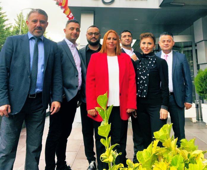 mihribanugurluu's tweet photo. Ve gün gelecek; Hayat şu yorgun yüzümüze gülümseyerek bakacak ve diyecek ki ;

Hazır olun güzel insanlar sıra sizde ✊

Haydi başlıyoruz✊

#EmadderTBMMde 

@EmadDernegi https://t.co/HDbMh5adS8