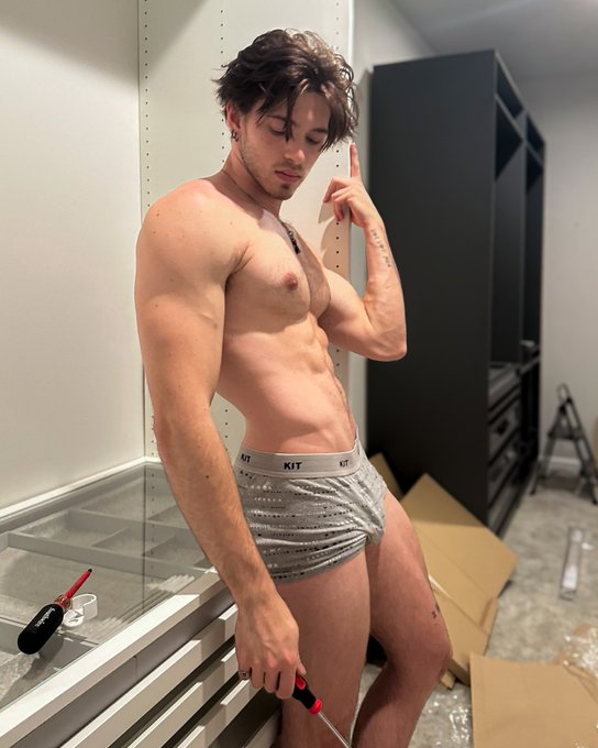 Hire me, shirtless handyman cost extra https://t.co/OrCDQ3ZRuq