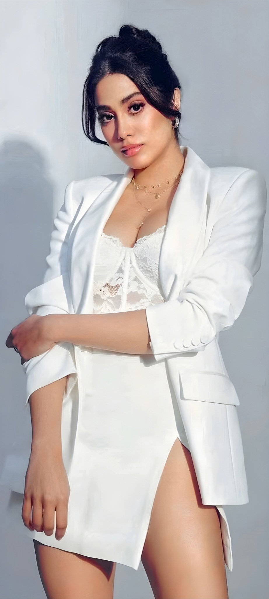 F-31A6EaIAA2s6t?format=jpg&name=large