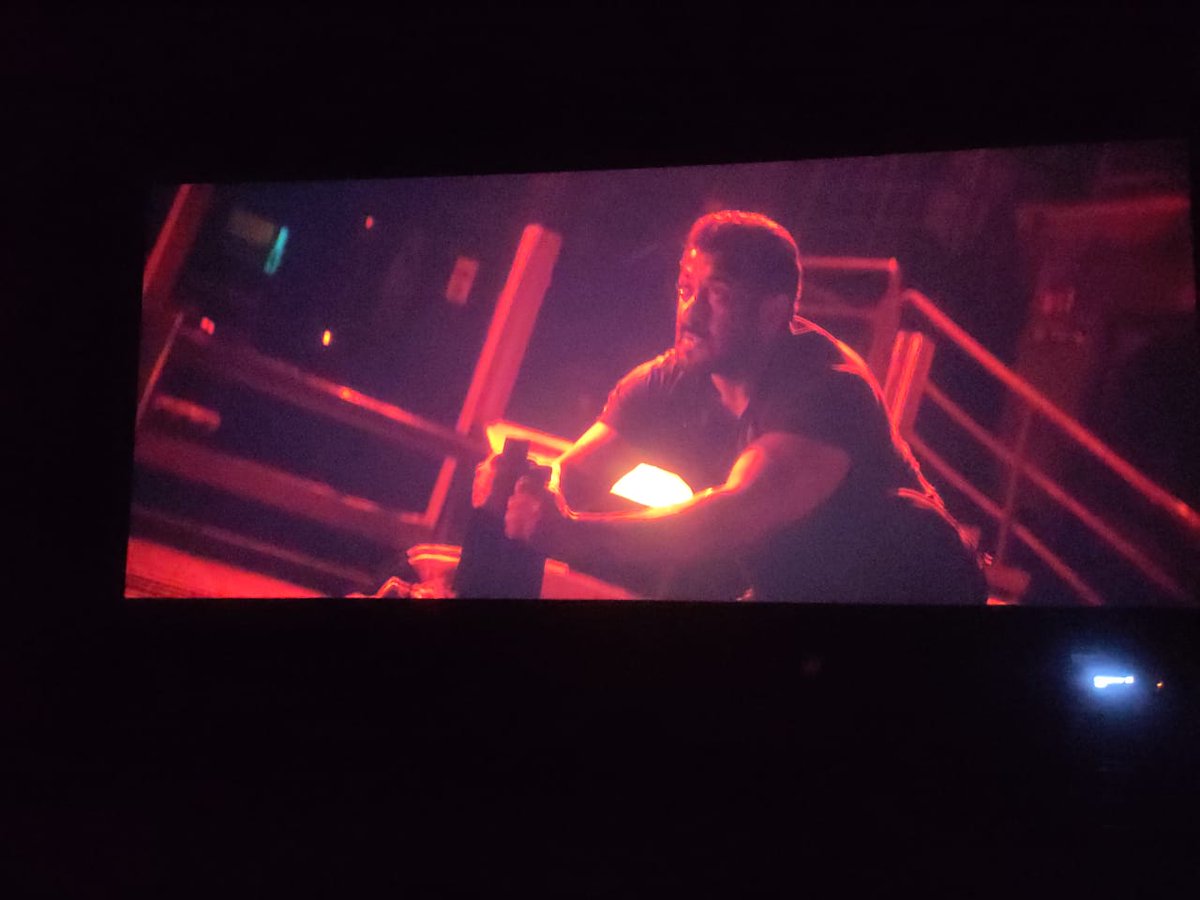8th Round of #Tiger3
#SalmanKhan as #Tiger is not vulnerable in case he is invincible. He shines as the character. perfect pitch of emotions & action. The color grading ,the visuals everything was top notch makes it a *Masterpiece in the spyverse Or Bollywood. 

#Tiger3Review