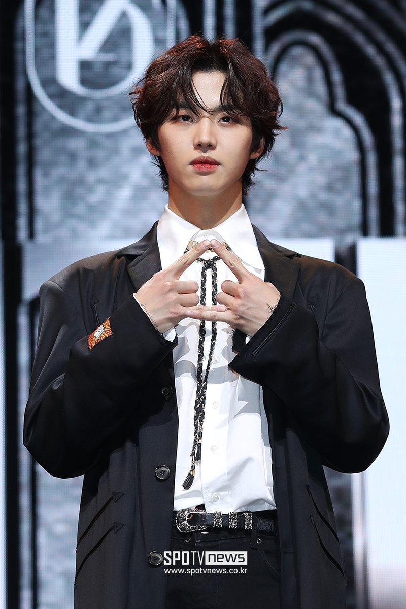 KPOPFAVE_'s tweet photo. [Exclusive] According to SPOTVnews on Nov 14, #HONGSEOK from @CUBE_PTG will be continuing his career as an actor, possibly under a new agency ANDMARQ, the home to many Korean actors and actresses. #PENTAGON #펜타곤 #홍석 #YANGHONGSEOK #양홍석   
🔗https://t.co/wD6PaJjoXt https://t.co/tcULsuM1fZ