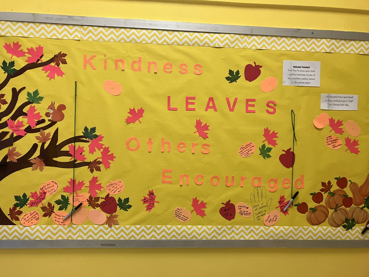 CounselorCalm's tweet photo. Celebrating kindness all week! We started off today by inviting our families to write positive messages to their children on our “Kindness LEAVES Others Encouraged” bulletin board. #WorldKindessDay #SEL #fallintokindness🍁🍂 https://t.co/wa7EVQWBgL