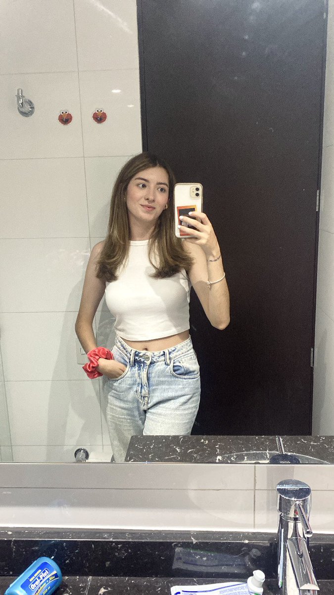 Sofisanchezc_'s tweet photo. Aquí también porque me siento bien bonita✨ https://t.co/aGxpLJOfgh