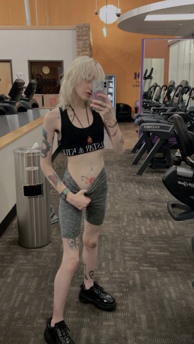Secretly hoping someone rolls their eyes at me being a vain lil boywhore and bends me over in front of<a href="/tag/tdov"class="tags"><span>#tdov</span></a>