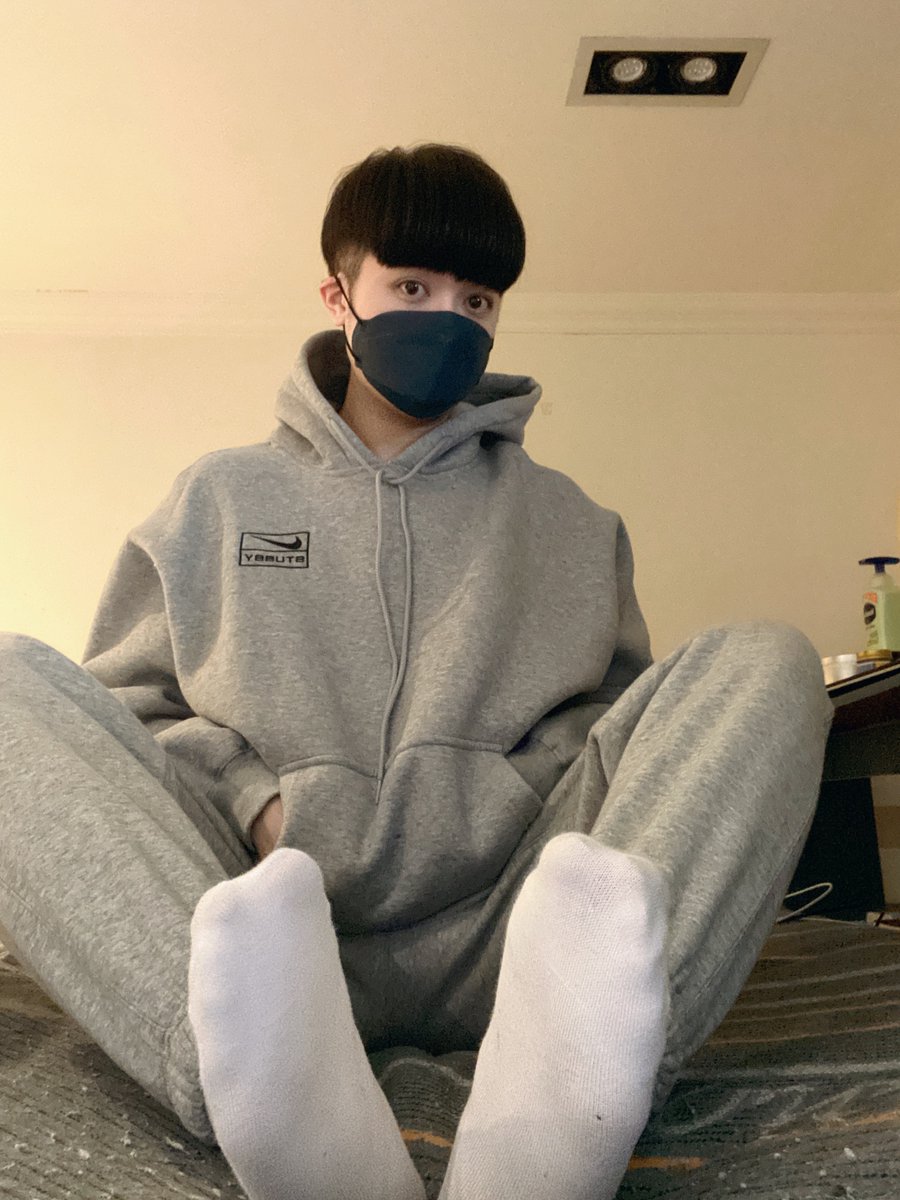 Danny_Bo_'s tweet photo. 白襪大男孩囉。
#白襪
#白襪控 https://t.co/kwA6t1zNGh