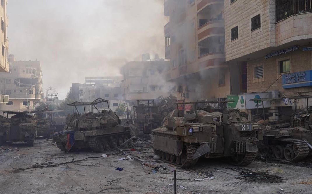 فعلا كما قال أبو عبيدة 
#غزة_مقبرة_الدبابات 
#غزه_مقبرة_الغزاة 

إنه لجهاد  ،،  نصرٌ أو استشهاد ✊