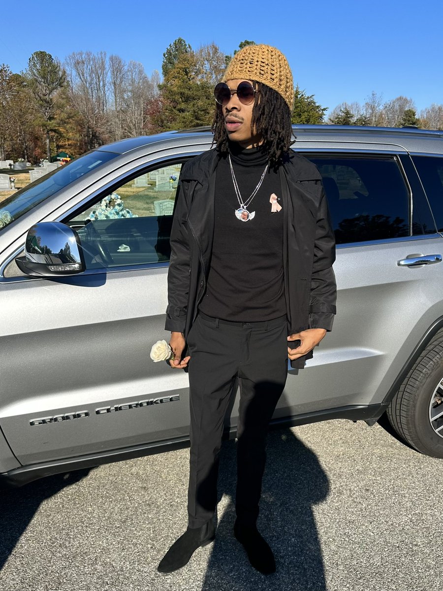 Spade3nine's tweet image. Today Me And My Brothers Buried Our Superwoman Our Protector… May We Meet Again &amp;amp; Until Then Forever You Live Thru Us 💔 #CrystalsKings #RIPMA #FreeCrud