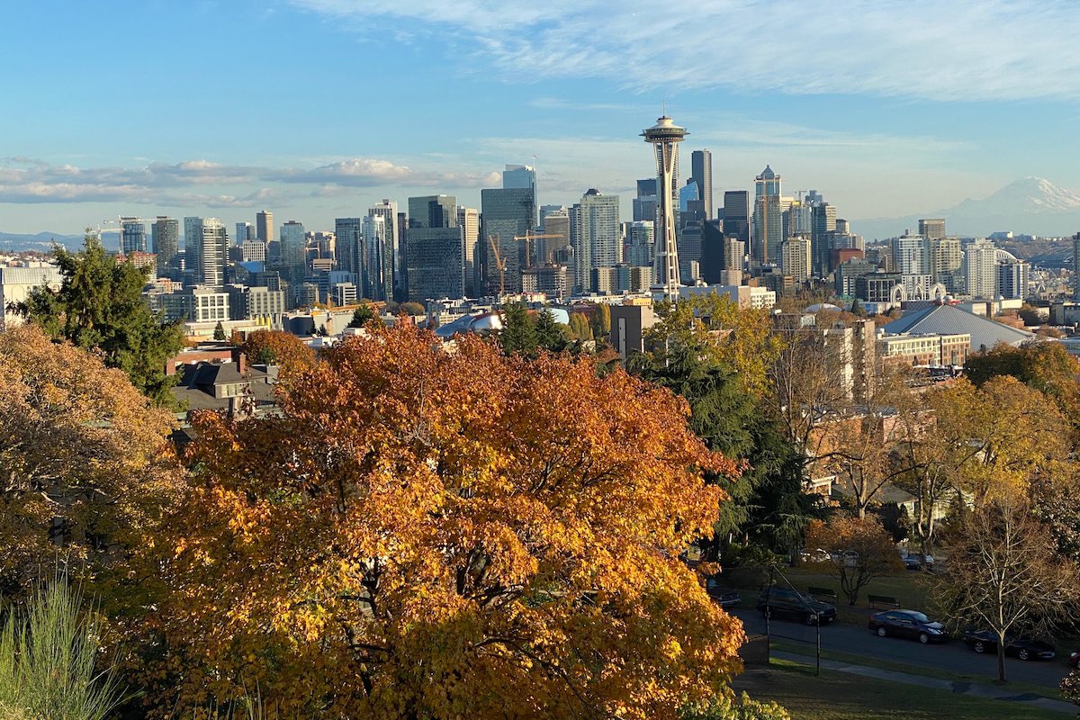 Frederic_Jung's tweet photo. 🛂 La semaine passée, une nouvelle tournée consulaire a été effectuée à #Seattle : 196 demandes de passeports &amp; CNI de Français de l’Etat de Washington ont été traitées. Grâce à 3 tournées, ce sont au total 535 demandes qui ont été honorées à Seattle en 2023✅ https://t.co/sFal0tUKTe