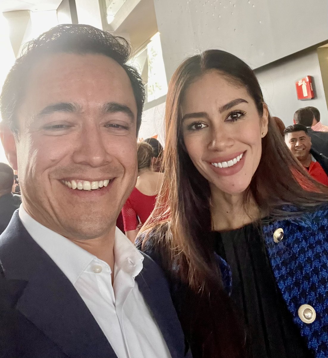 Un gusto conocerte <a href="/SophieYunes/">Sofia Yunes</a>, gracias por la foto. 

Nos veremos el año que entra en el congreso.

¡A darle! 🍊