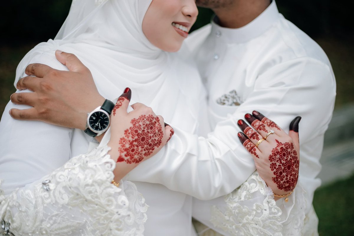 __fnaaaa_'s tweet photo. I’m married to my crush. That’s a flex ❤️🥰 https://t.co/r9LGkCZRFR