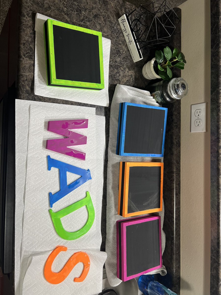 Here’s another look into our little diy for the stream! Can anyone guess again what we might have in store ??🎨🤩 #painting #crafty #diy #twitch #twitchstreamer #streaming #gamer #gaming