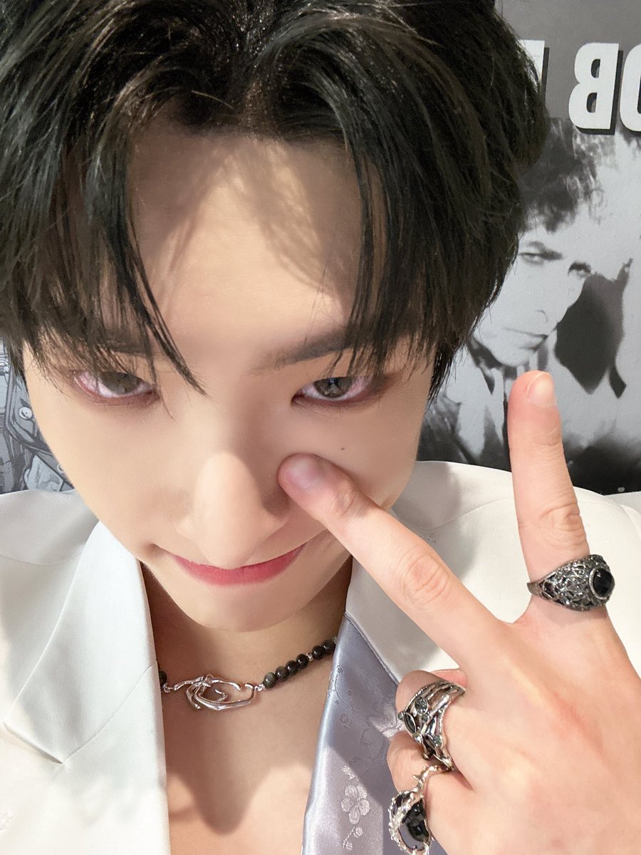 daily mingi selca! tweet media