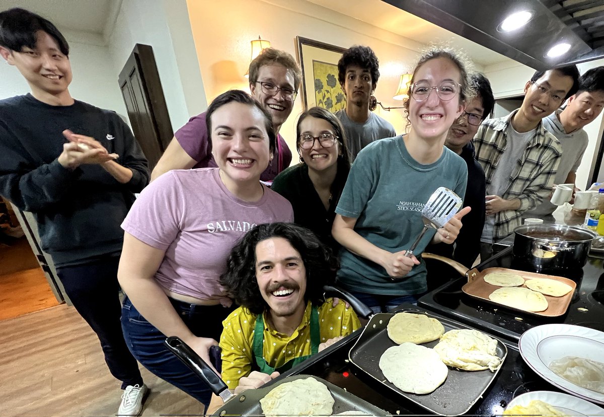 Spent my last group retreat with the McDowell Lab discussing great science and teaching everyone how to make pupusas! Thankful for a group that embraces me and my culture 🇸🇻