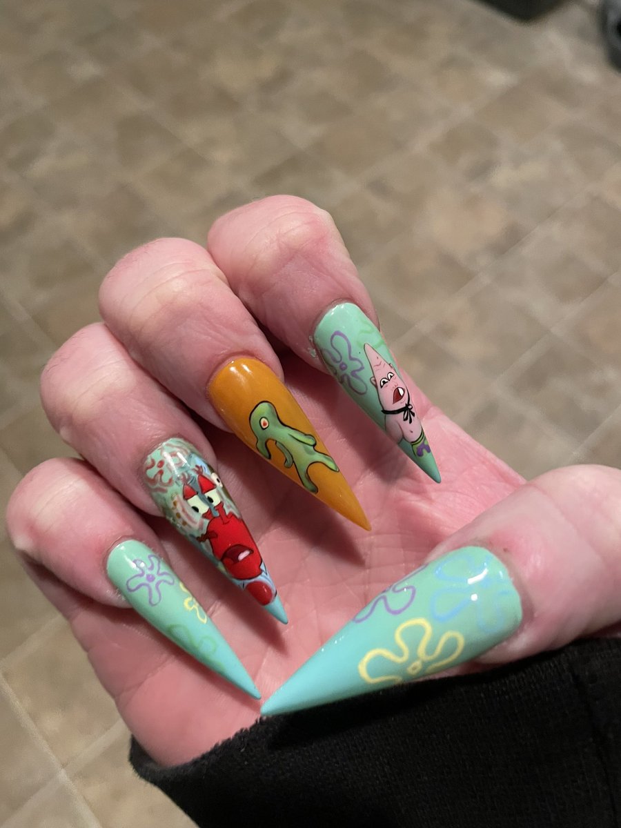 itsbleekerxox's tweet photo. my nail tech is honestly god tier✨ https://t.co/WEpstBqGgr