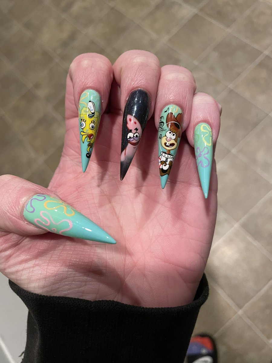 itsbleekerxox's tweet photo. my nail tech is honestly god tier✨ https://t.co/WEpstBqGgr