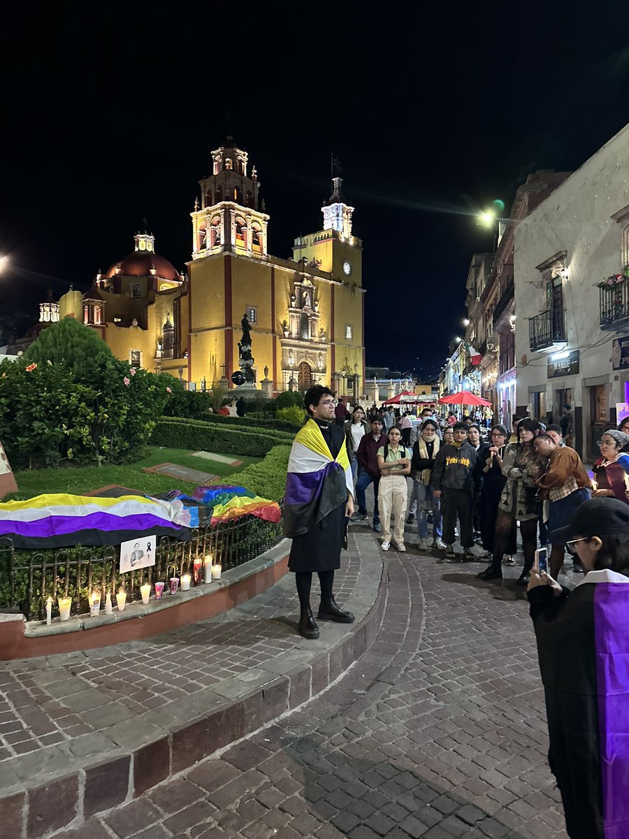 MrGuanajuato's tweet photo. Descansa en poder #JusticiaParaOciel 💪🏽🏳️‍🌈🏳️‍⚧️ https://t.co/ceEqT82bir