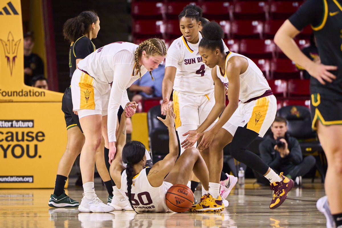 The @SunDevilWBB lead @USFDonsWBB 42-27 going into the second half. For @azcsports