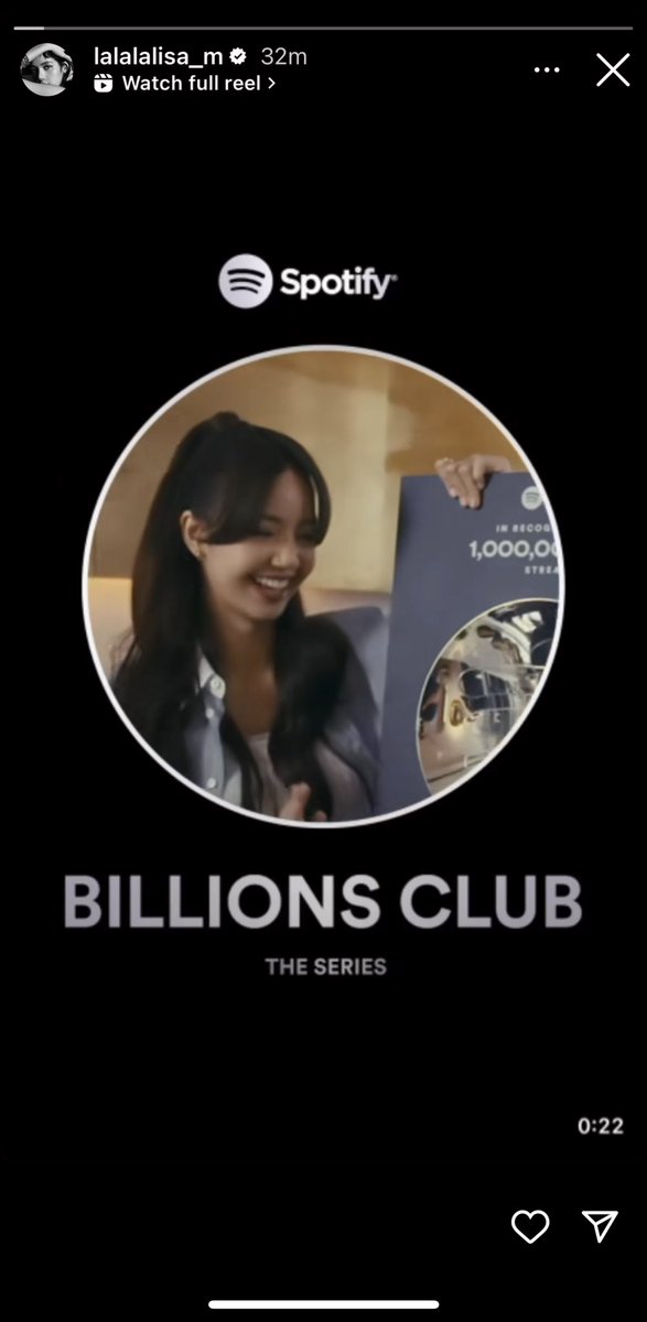 hunlisaries's tweet photo. 1 billion views #lisa #sehun https://t.co/PoKFckRulj