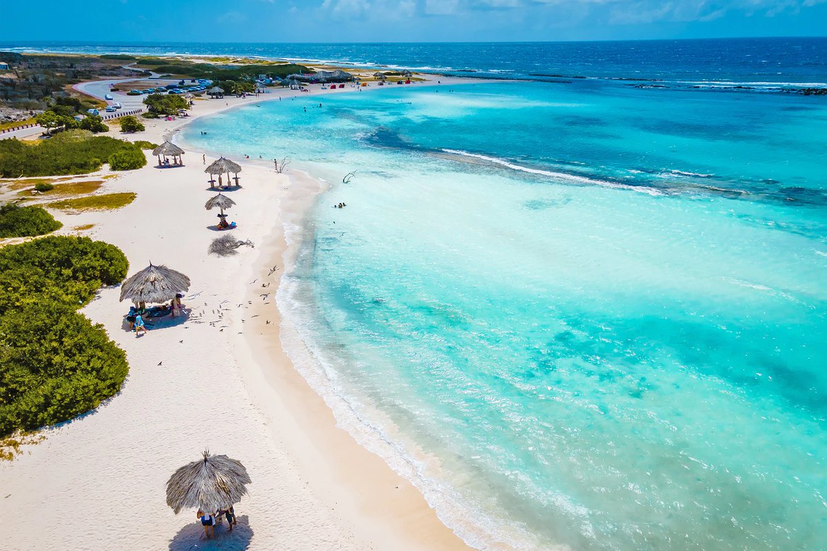 allisonxmoore's tweet photo. j’réalise toujours pas que dans 1 semaine j’men vais là. #Aruba https://t.co/F2WP7ymG7t