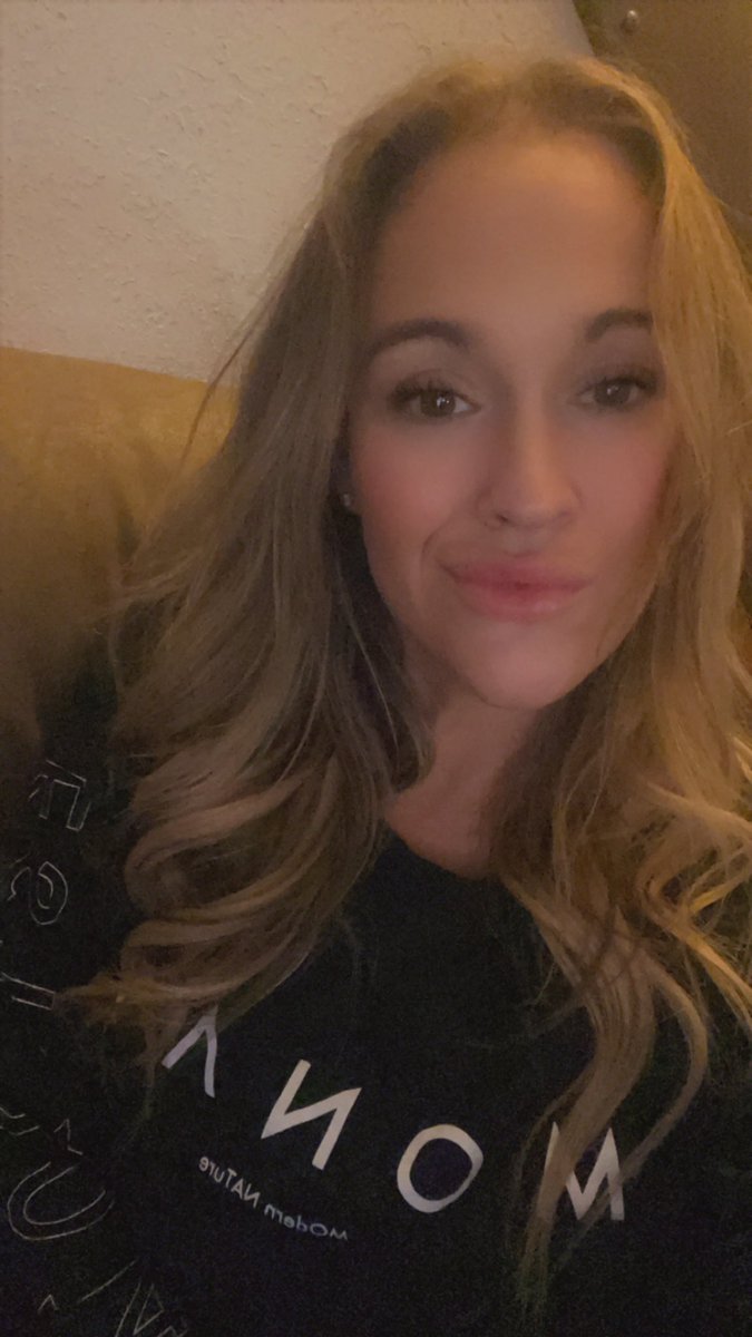 marcelabear's tweet photo. Feeling this hair before bedtime 💁🏼♀️😚
#goodnight #loves #kisses #hotmoms #34 #bedtime #snuggles #comecuddle #xoxo #longhair #hotgirlfall #monatmama #beauty #happygirlsaretheprettiest #doyou #of #onlyfans #linkinbio #sassy #feelingmyself #behindcloseddoors #kinks #nighttime https://t.co/RamdyF5AKI