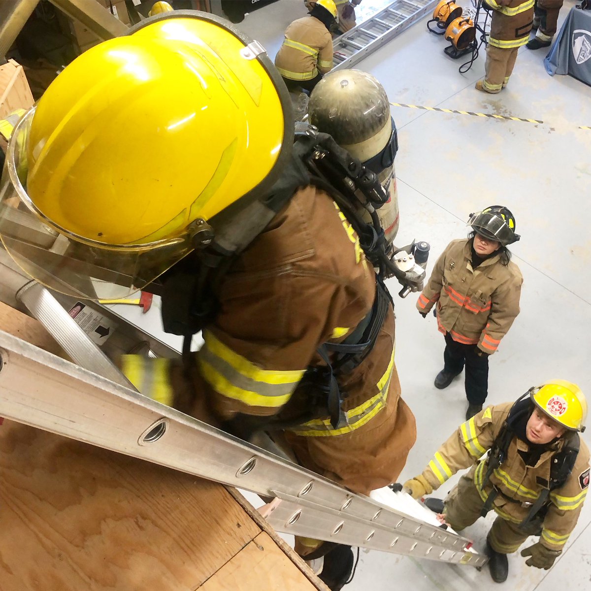 FirehouseTrain1's tweet photo. Another day. 🔥
#Ofaiprep #stageIII #searchmaze #fundamentals #testtutor #firefightertraining #trainingschedule #stageIII #nfpa #practicalskills https://t.co/fZdUNtj5MW