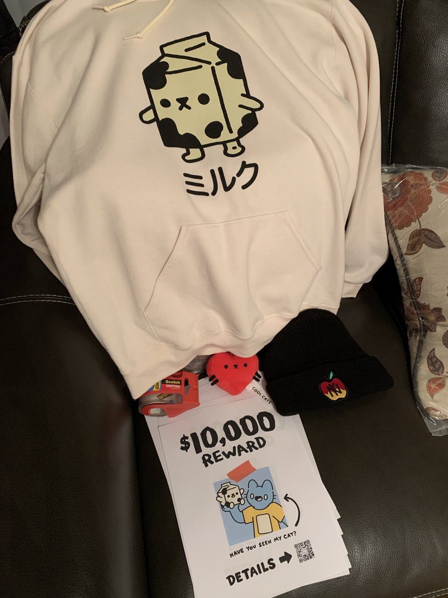 LVSpike420's tweet photo. OPERATION: FIND BLUE 🕵️🐱💙

Finally got my supplies &amp; gear ready to go help out Chugs! We all need to lend a hand in trying to find Blue ASAP 🥛🐱💙 #WLTC #FindBlue #HelpChugs https://t.co/nH2tUYbeGU