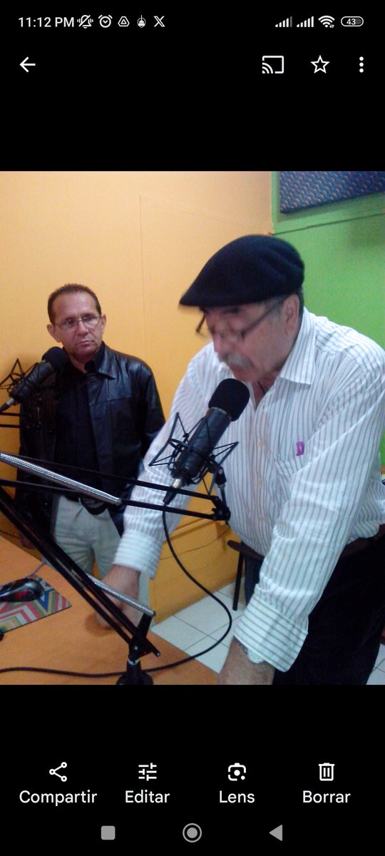 Entrevistando a Mi Querido Amigo, el Padre Matías Camuñas. Un ser humano extraordinario, buen conversador. Amigo y consejero leal. Te ganaste el cielo en la tierra; haciendo un apostolado de tu iglesia. Al lado siempre de los más necesitados. Saludos y hasta pronto Hermano.