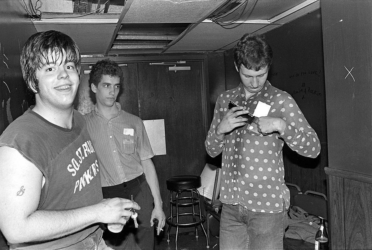 Young punks at the beginning of their careers.

Hüsker Dü, Grant Hart, Greg Norton (still bare-faced) and Bob Mould 

#punk #punks #hardcorepunk #hüskerdü #huskerdu #history #punkrockhistory