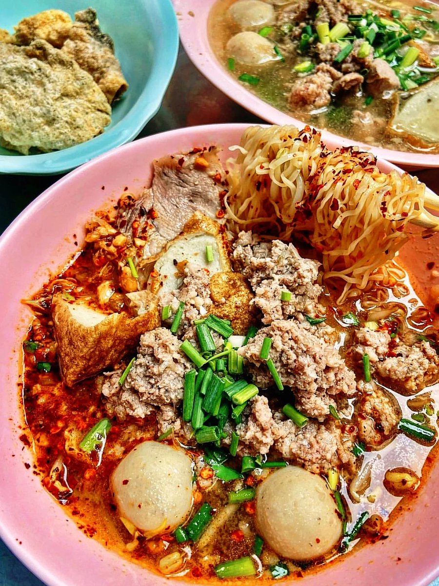 Midori613's tweet image. You Know It’s Good When It’s Thai Food😋😋