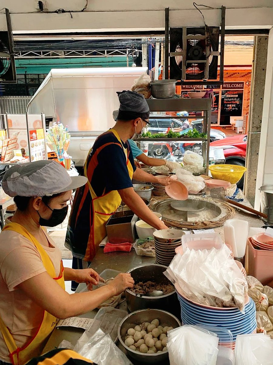 Midori613's tweet image. You Know It’s Good When It’s Thai Food😋😋