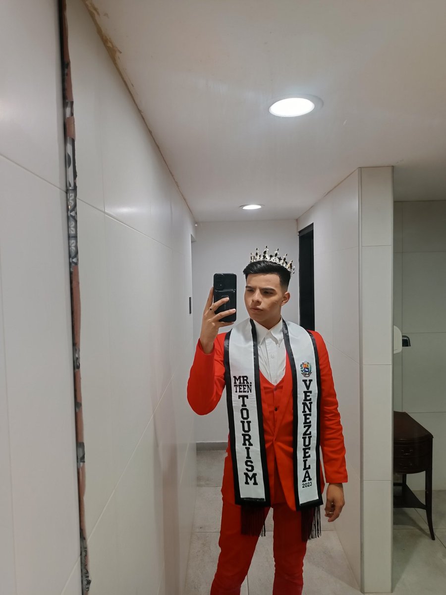 soyaaron_ofic's tweet photo. Un sueño hecho realidad👑✨🇻🇪 https://t.co/AJT2FK0NJE