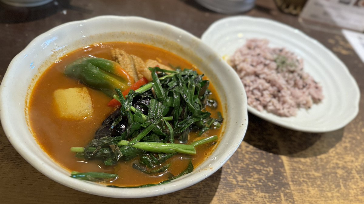 Tossy526's tweet photo. #928
五〇堂
@札幌市中央区
この日の日替り、昆布森産鱧(ハモ)とチキンとしめじと茄子のスープカレー。ニラトッピング。初めての鱧のカレー、淡白な旨みとスパイスニヤニヤ😋食後のグァテマラまで満喫しました☕️ #gomarudo #ヒロろぐ https://t.co/vZpljoc7eh