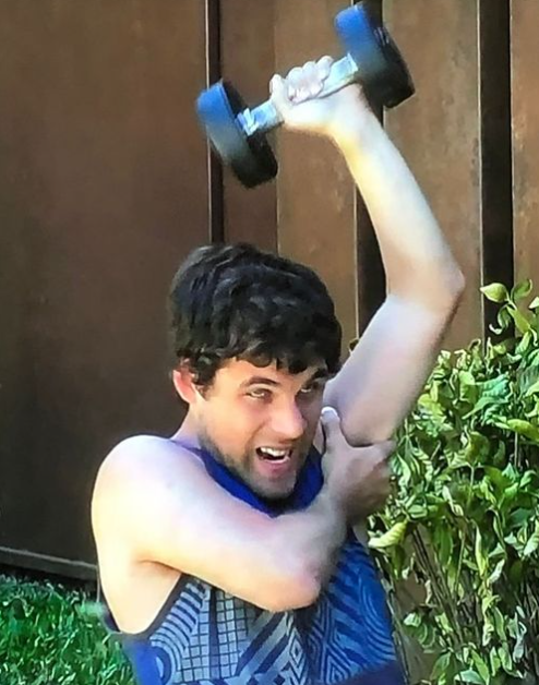 Tuviste todo el año, ahora te vas a poner a entrenar?
Yo: