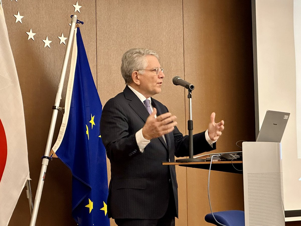 Manuel Hubert tweet media