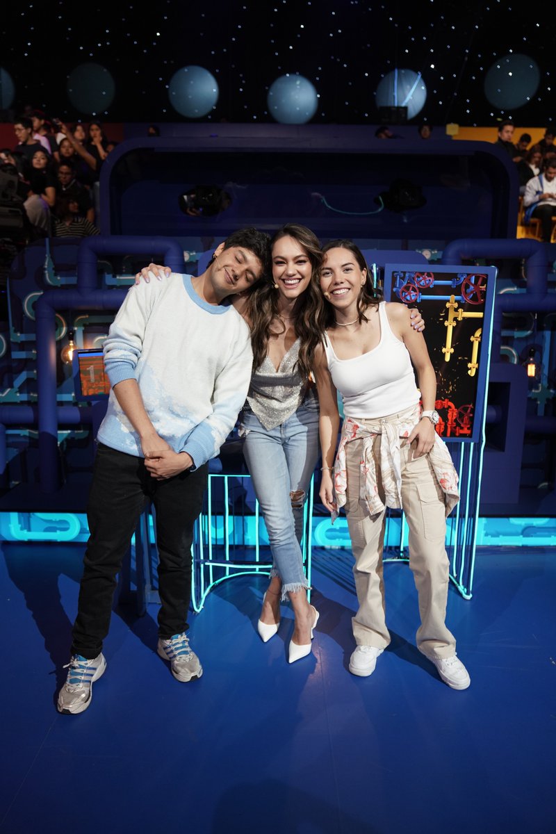 cualeselbueno's tweet photo. La pasamos increíble con los CQndarianos 😎 @AleMullerA, @haroldazuara y @Ceci_Flores fueron buenos y malos cazafarsantes 👀 

¿#CuálEsElBueno? de lunes a jueves a las 8:00 p. m. MEX por #El5 https://t.co/4Sb9LE9dfK