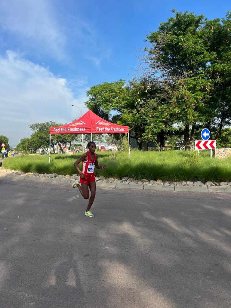 ChillieRunners's tweet image. Cheers to our phenomenal Female 10km winners! 🥇✨
 1. Lebo Phalula - 00:37:04 
2. Lebogang Phalula-Luthuli - 00:38:16 
3. Tashia Mbobo - 00:43:12 
showcased true determination and speed, making their mark in every stride! 🏆💪 

#WomenInMotion #RaceQueens #ChillieRunners10km