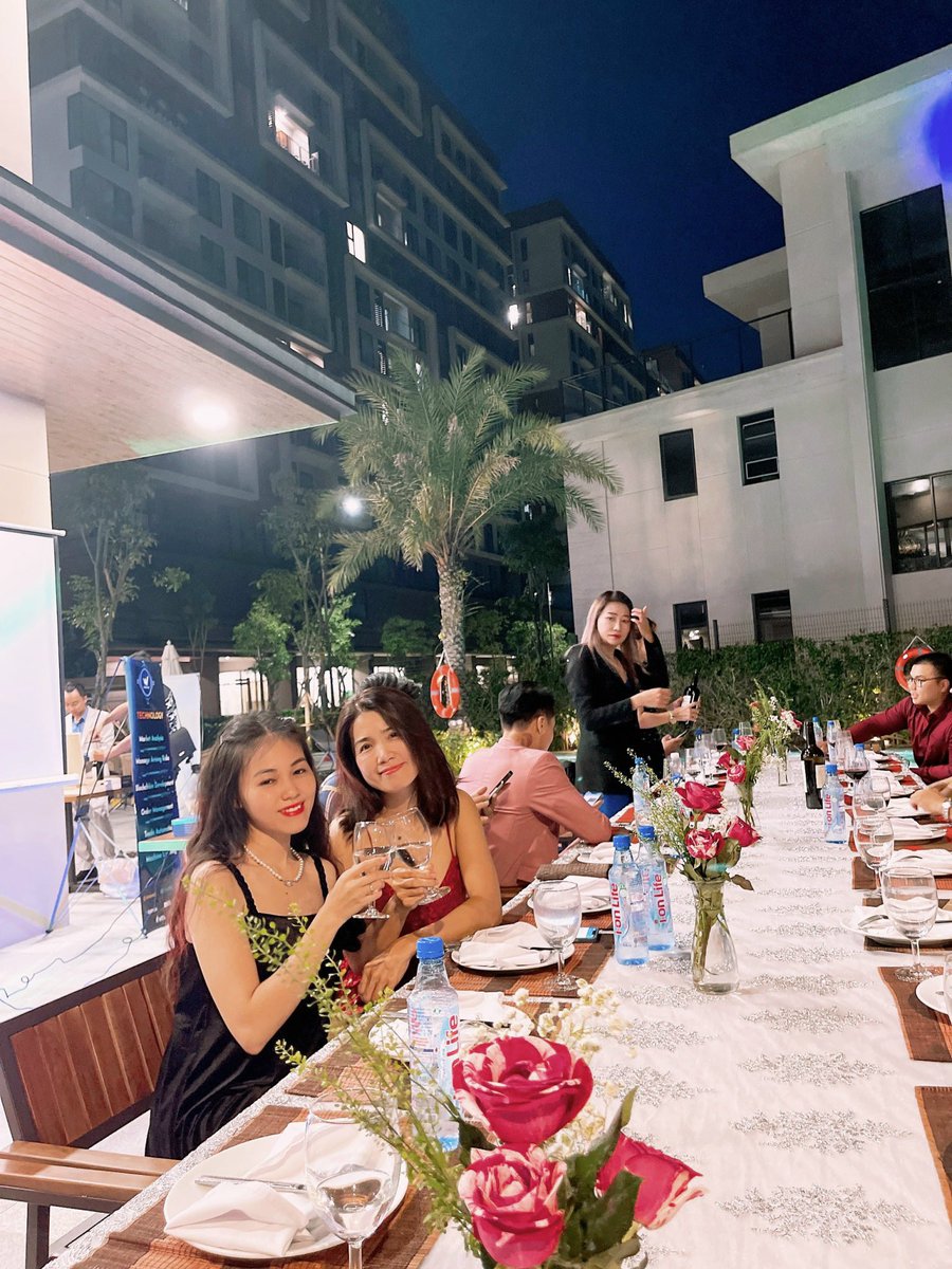samituyen's tweet photo. Follow nhau để cùng nhau kiếm tiền nào ae ơi 😊 https://t.co/eLaRMSq9Bf
