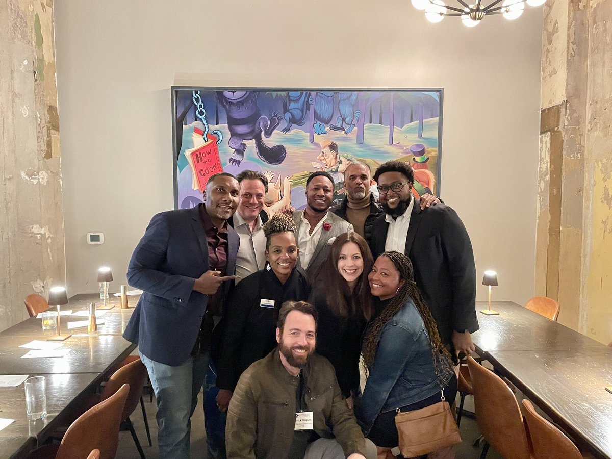 I thoroughly enjoyed collaborating with my new Tennessee #CTLI friends and #elevatenc friends at dinner this evening. Aside from educational conversations, we had deep discussions around the painting in the background. @Hunt_Institute #imagination #creativity #LeadershipMatters