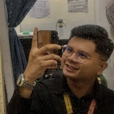YugtoWacky's tweet photo. #NewProfilePic https://t.co/44RbHiEh1F