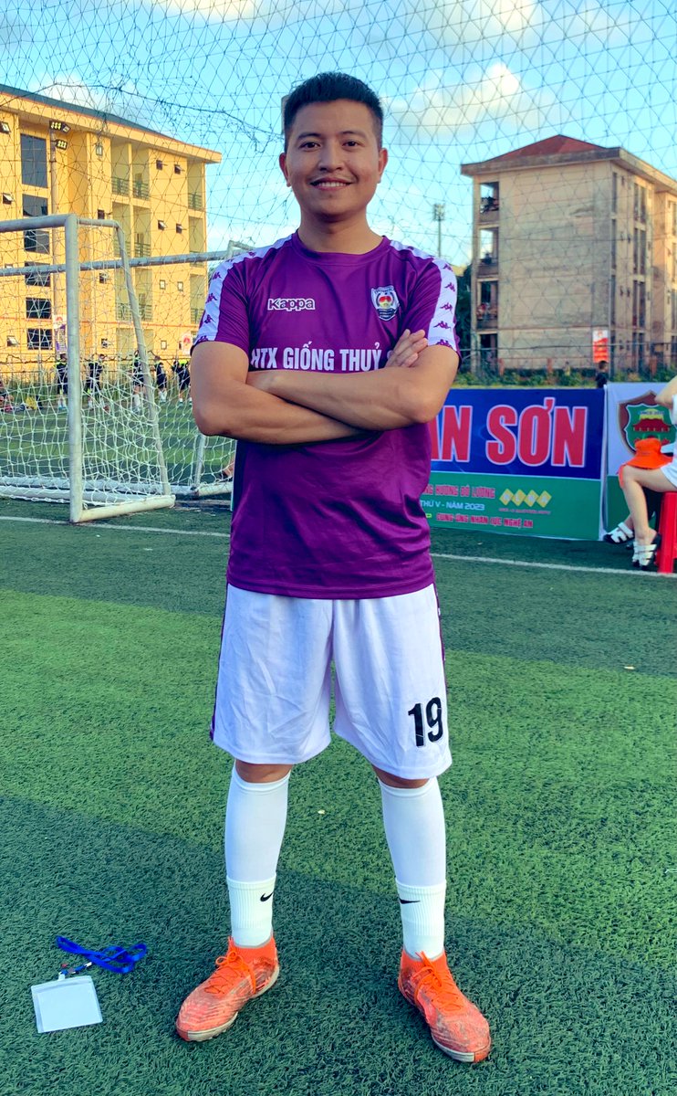 thalong317's tweet photo. Vẫn đam mê trái bóng tròn mặc dù tuổi tác ngấp nghé 35 ⚽️⚽️⚽️
#folow #tuongtac #thatim nào mọi người 😁😁😁 https://t.co/L2DDQdtXLi
