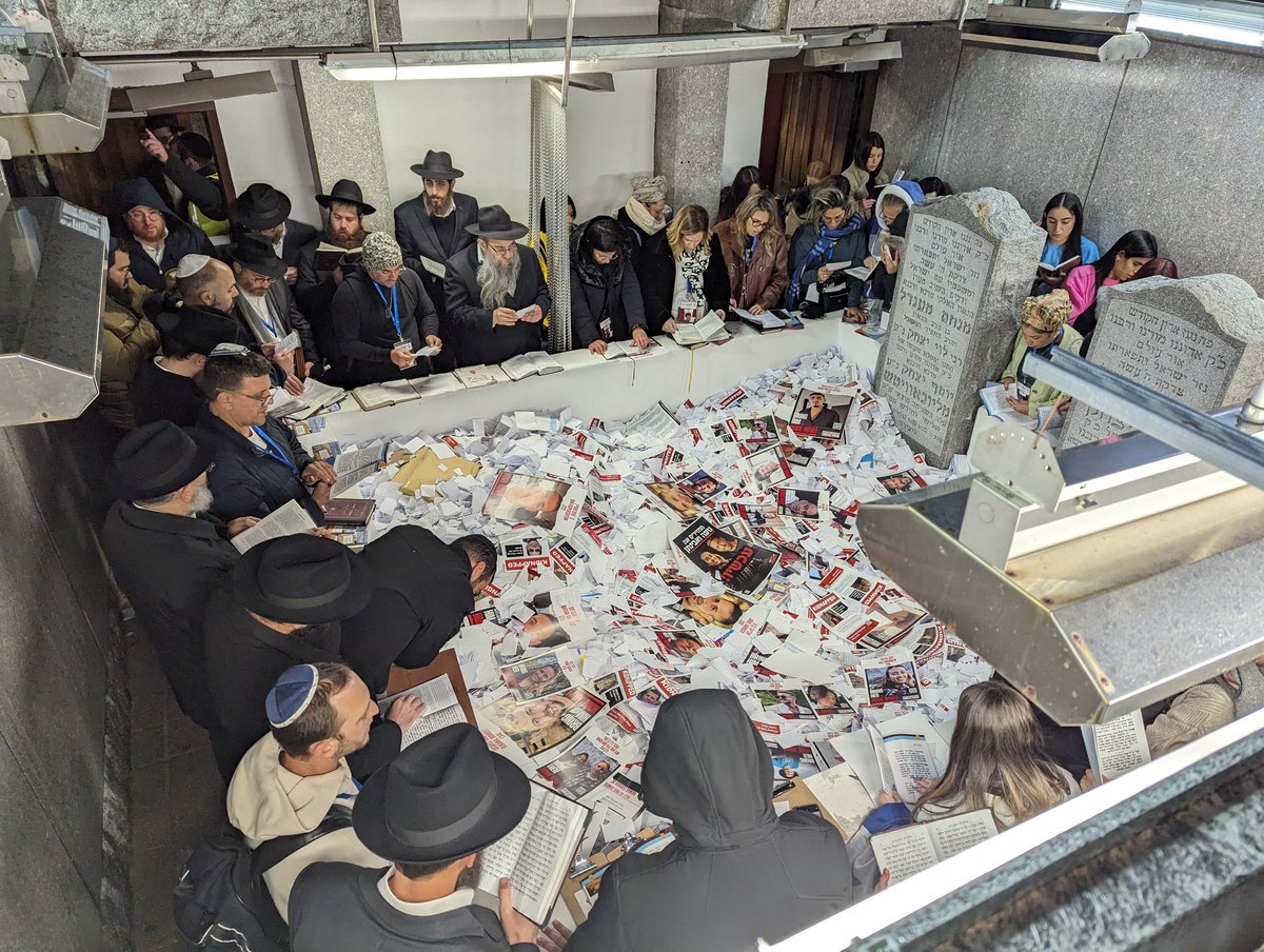 Chabad's tweet photo. The families of the hostages have arrived on a special trip from Israel to New York to visit the Ohel, the resting place of the Rebbe, Rabbi Menachem Mendel, of righteous memory, to share their heartfelt prayers for the safe return of their loved ones. https://t.co/cmvOROQsPr