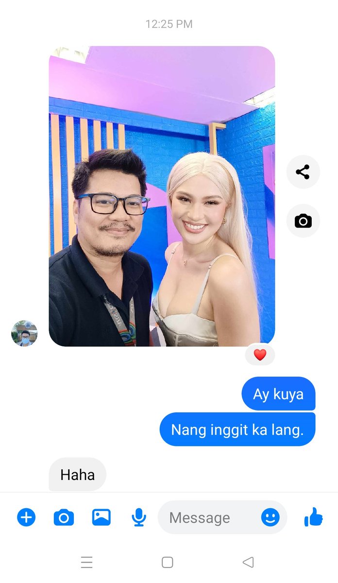 gretchmarielle's tweet photo. Yung alam nila na faney ako ni @MyJaps matic send ng picture para mang inggit.Hahaha https://t.co/MHWS7oCUiO