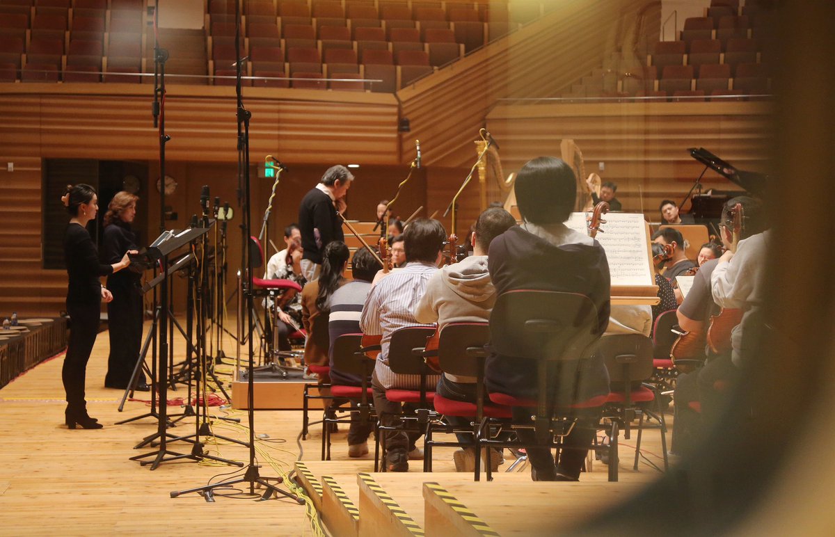 MaestroLongYu's tweet photo. More photos from our latest rehearsals and recording for Émigré. We’re so looking forward to presenting this important oratorio to audiences for the first time on Friday in Shanghai. @ShanghaiSO @Aaron_Zigman @nyphil @DGclassics #Emigre https://t.co/GEZIMF6Crt